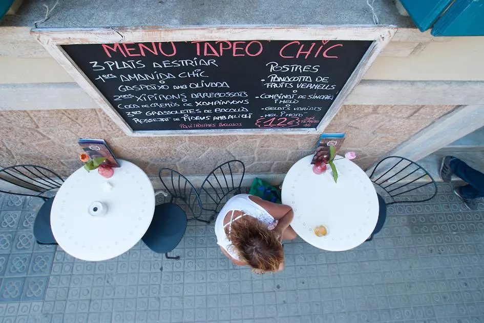 סאן פליו דה גיסולס Hotel Hostal Chic 3*, סאן פליו דה גיסולס