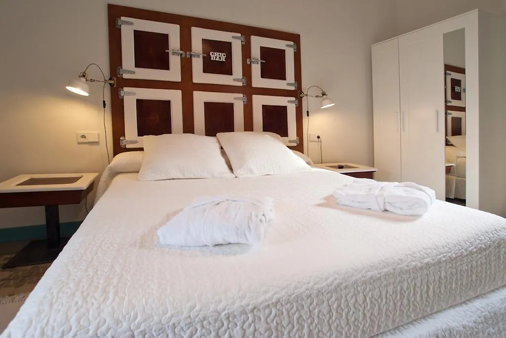 סאן פליו דה גיסולס Hotel Hostal Chic 3*, סאן פליו דה גיסולס ספרד